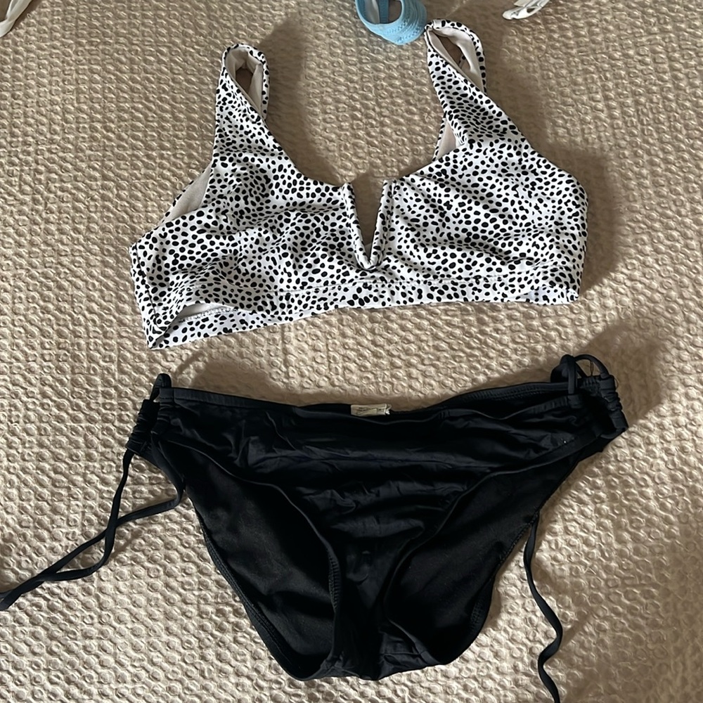 Bikini Bundle - Picture 8 of 9
